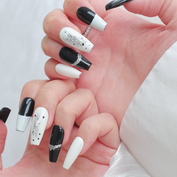 Artistic Press-On Nail Set with Metallic Accents