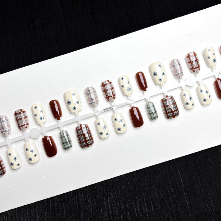 Decorative Press-On Nail Set 1790745746