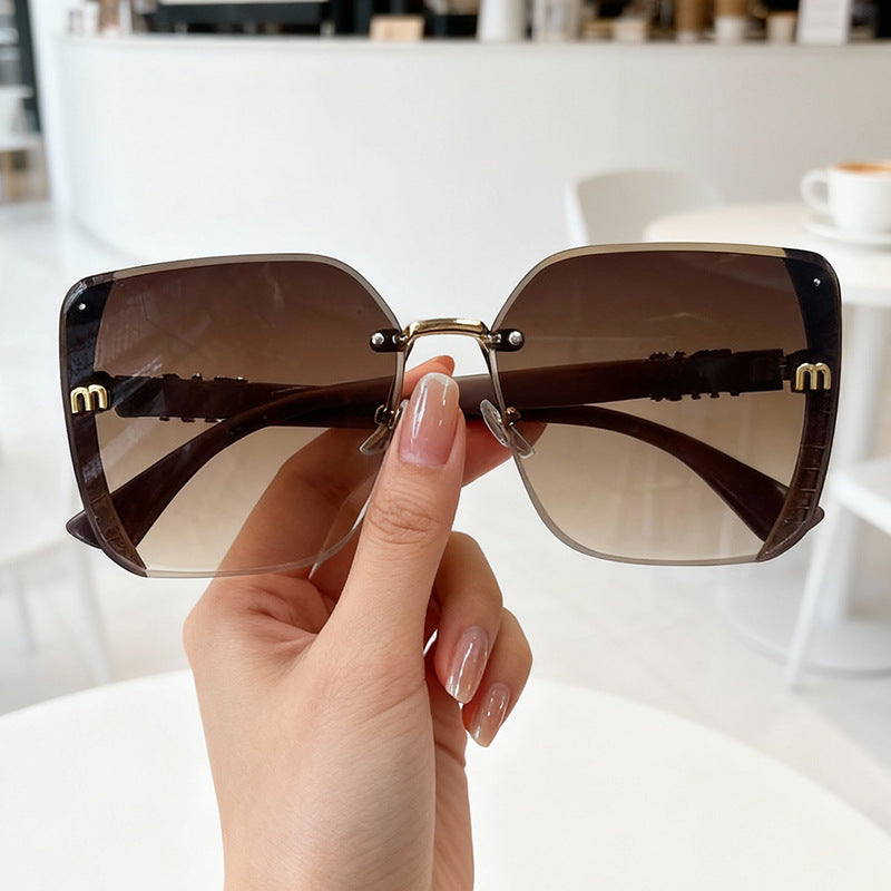 Fashionable Oversized Sunglasses Stornfield