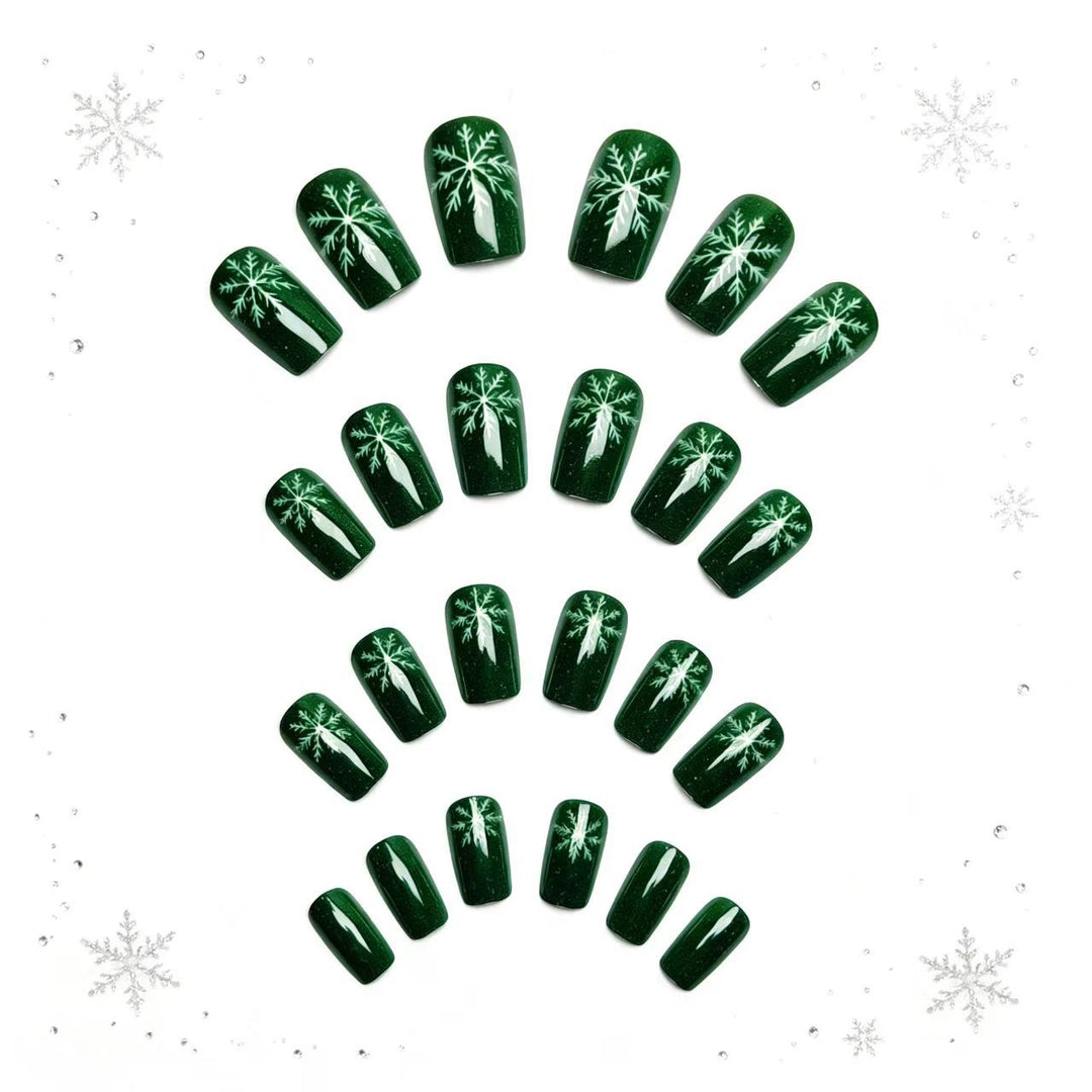 Winter-Themed Nail Art Stornfield