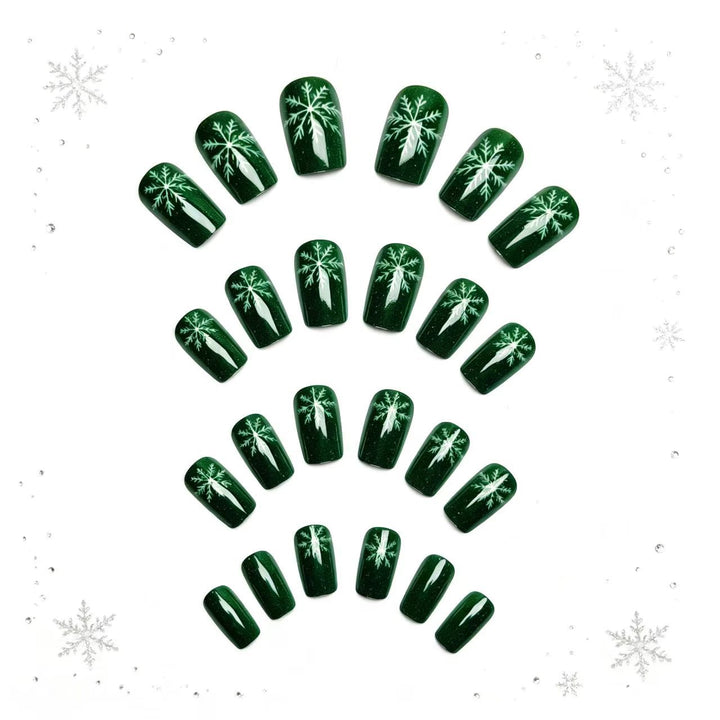 Winter-Themed Nail Art Stornfield