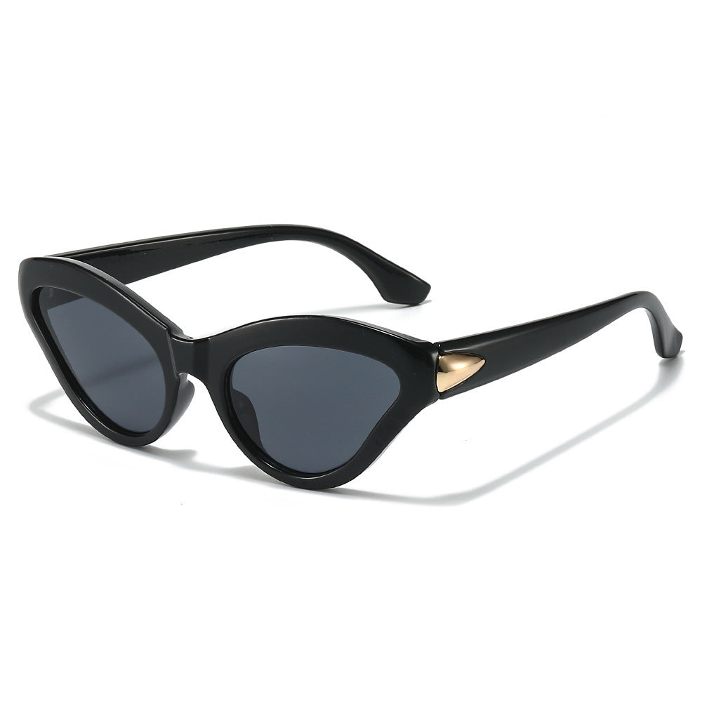 Vintage Cat-Eye Sunglasses with Luxurious Detailing Stornfield
