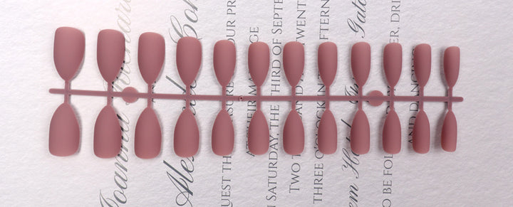 Stiletto Press-On Nail Set Stornfield