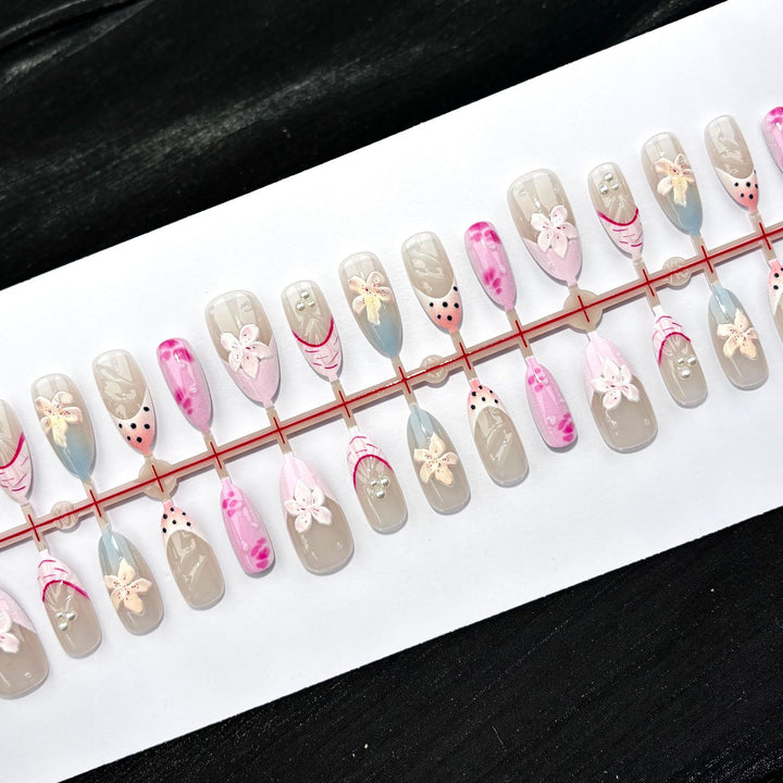 Artistic Floral Nail Design Press-On Set