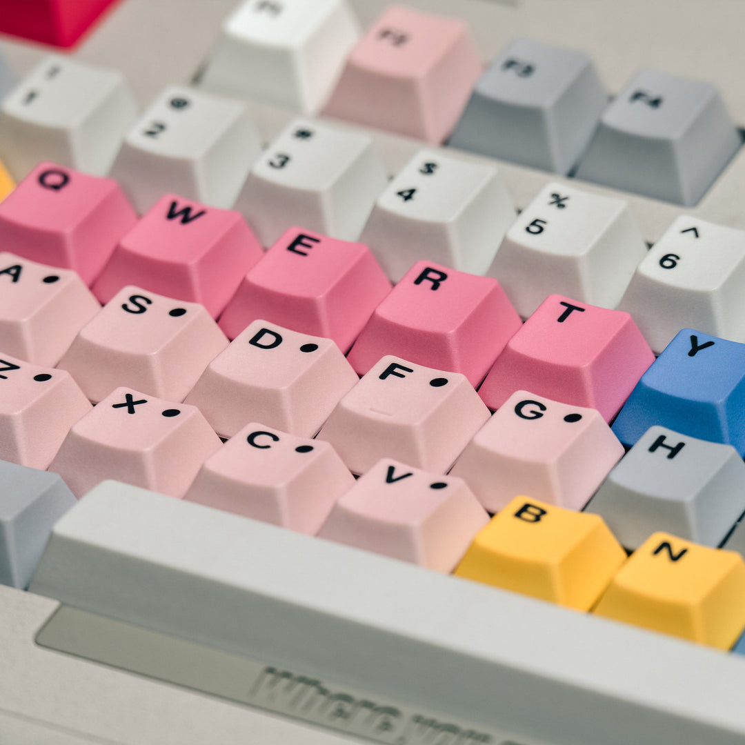 Vintage-Inspired Gaming Keyboard Stornfield