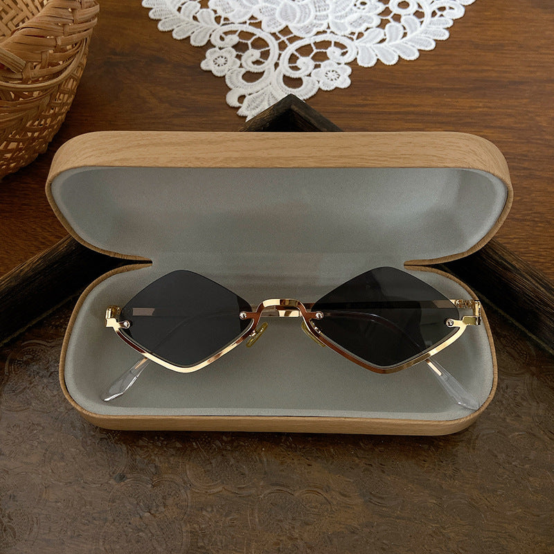 Fashionable Retro Sunglasses in Geometric Design Stornfield