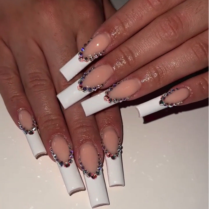 Artificial nail set with glamorous rhinestones and elegant tip decorations Stornfield