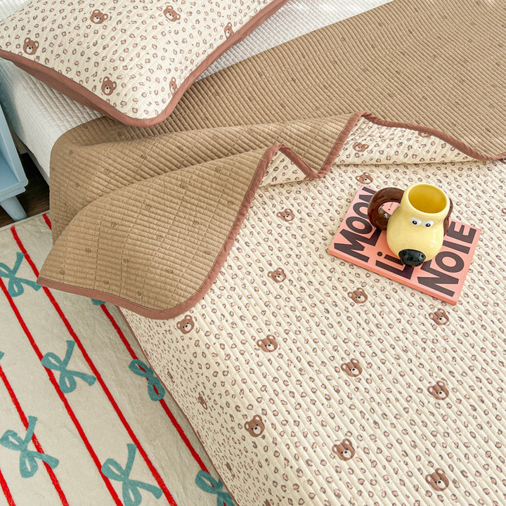 Lightweight Quilted Floral Bedspread Set with Piped Edge and Matching Pillow Shams