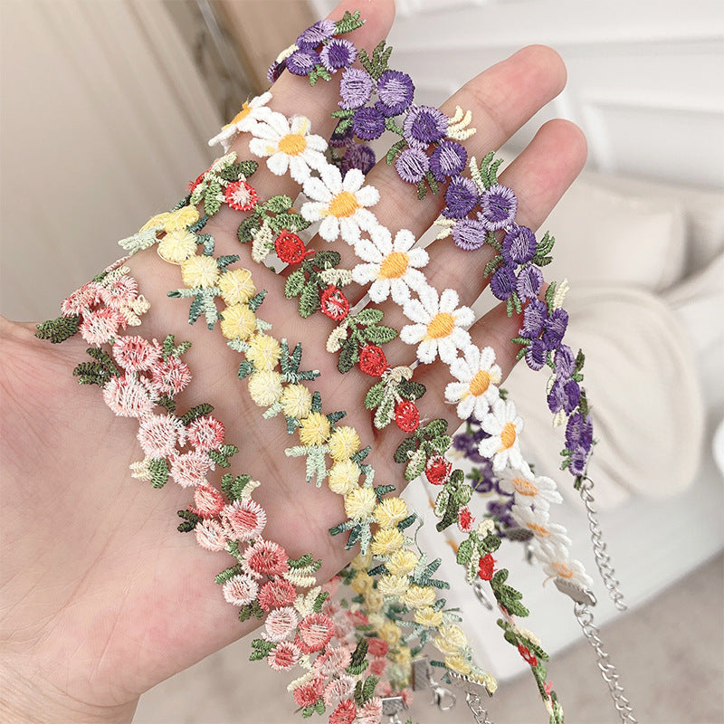 Floral Choker Necklace Stornfield