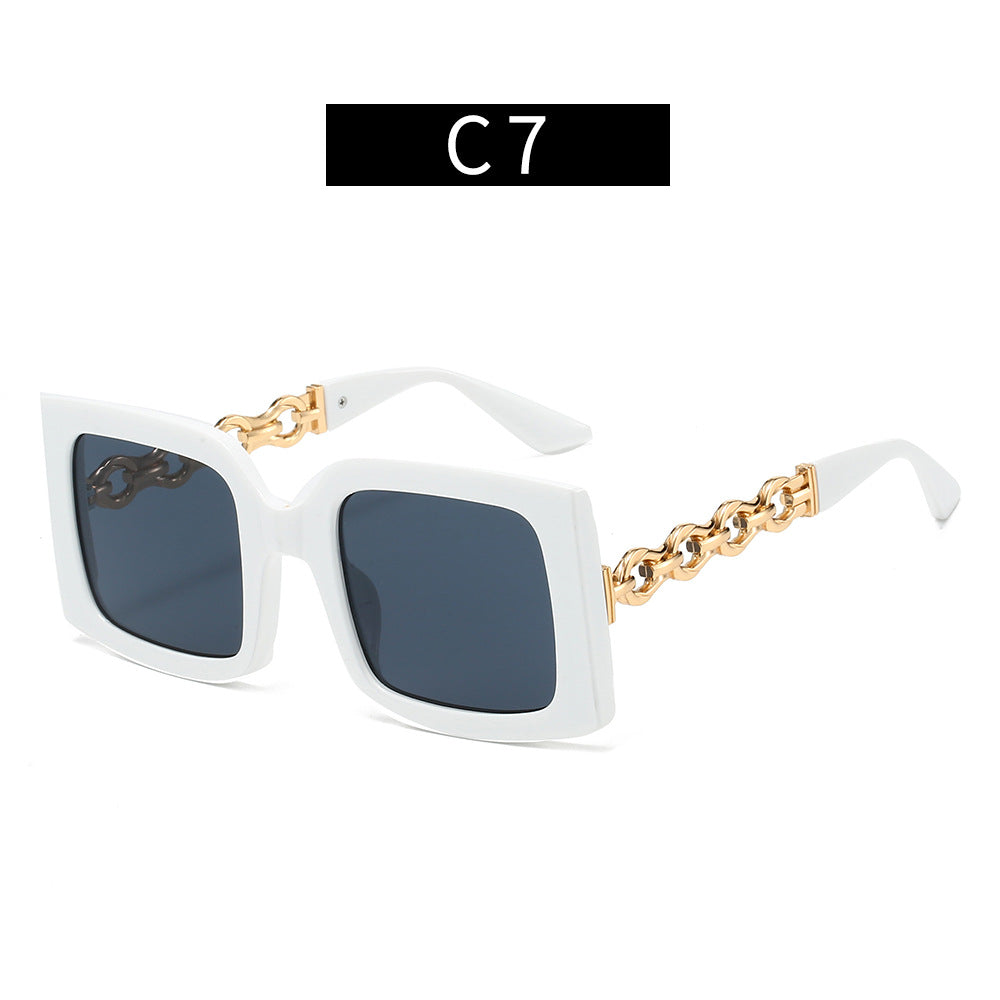 Ladies elegant sunglasses with luxurious chain details Stornfield