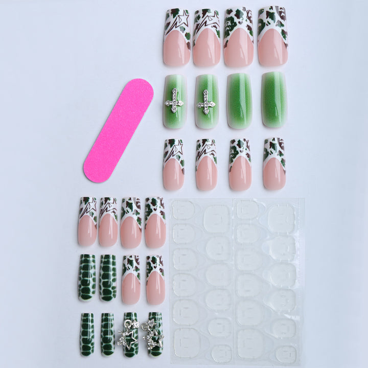 Artificial nails with striking design Stornfield