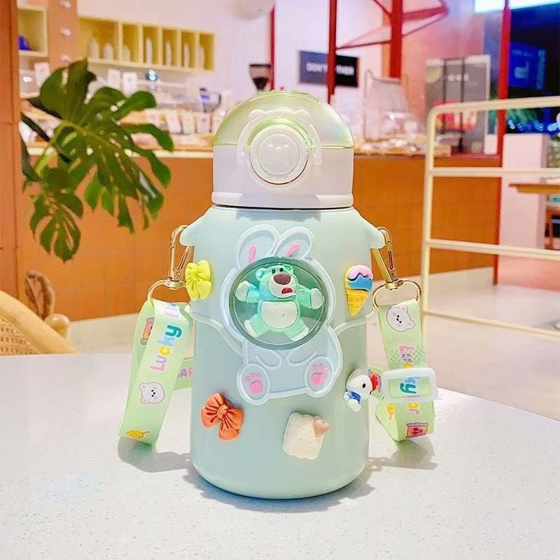 Women's playful and stylish insulated bottle with colorful pendants Stornfield