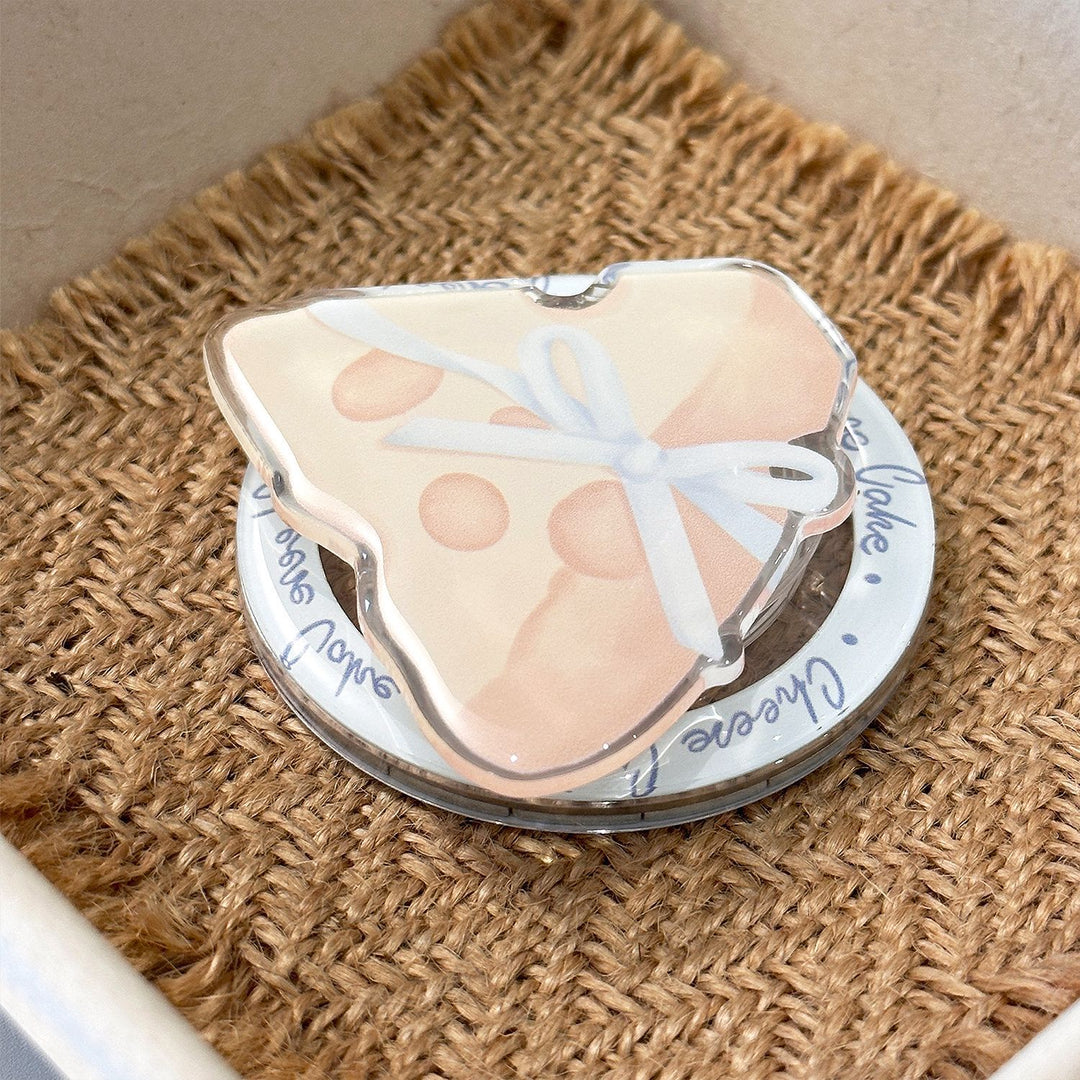 Fun refrigerator magnet in cake shape Stornfield