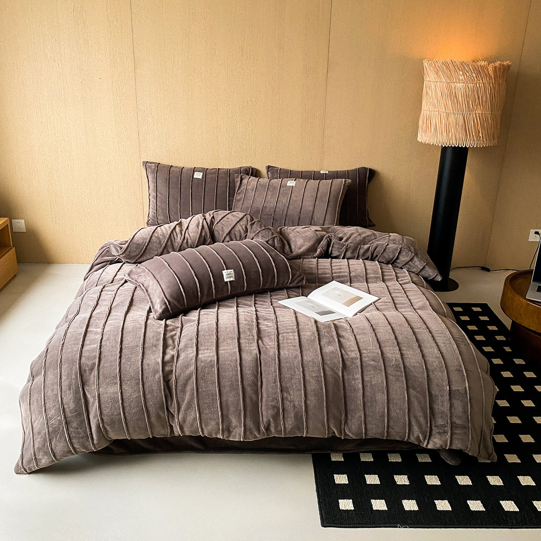 Bedding set with vertical textured piping and soft velvet look