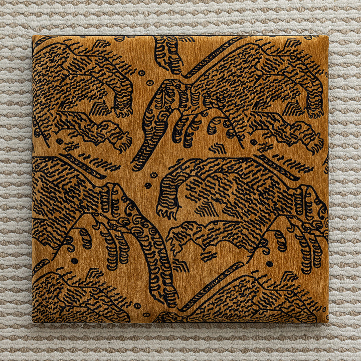 Decorative pillow with leopard pattern
