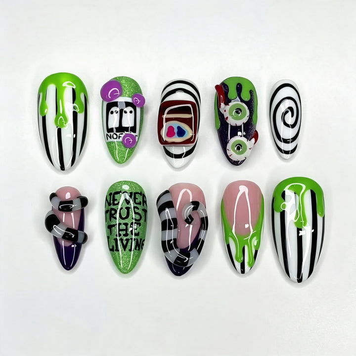 Spooky Themed Press-On Nail Art Set