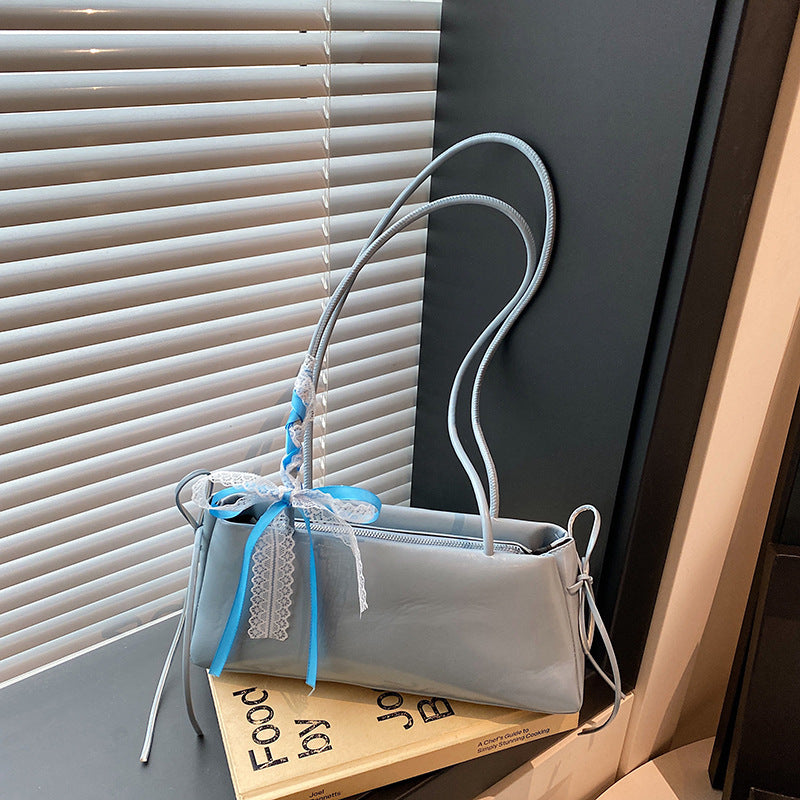 Minimalist Handheld Clutch