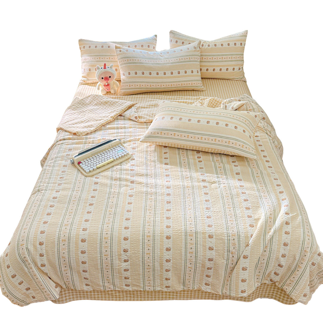 Charming Vintage Style Quilt Set