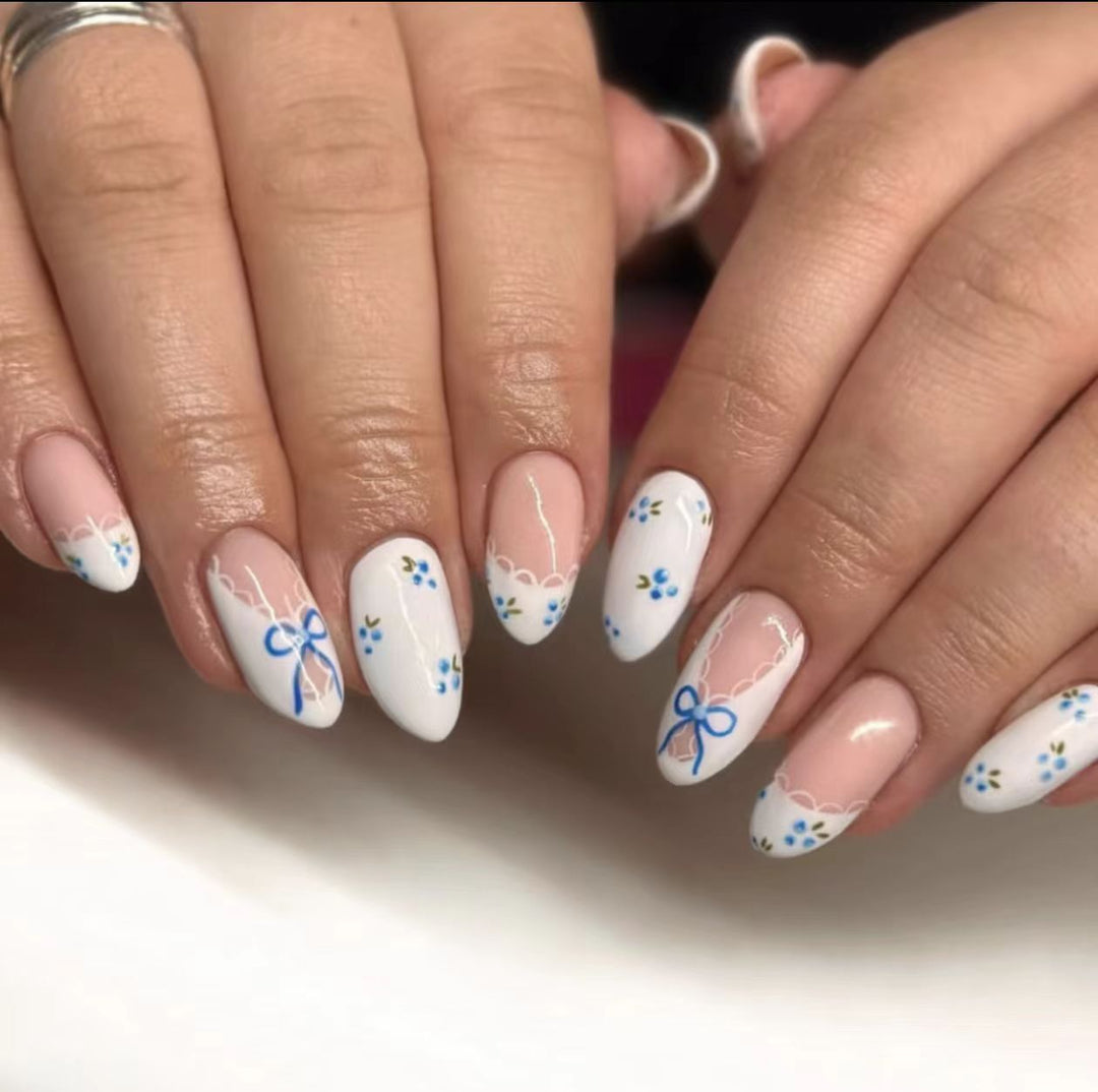 Artistic Floral-Themed Press-On Nails Stornfield