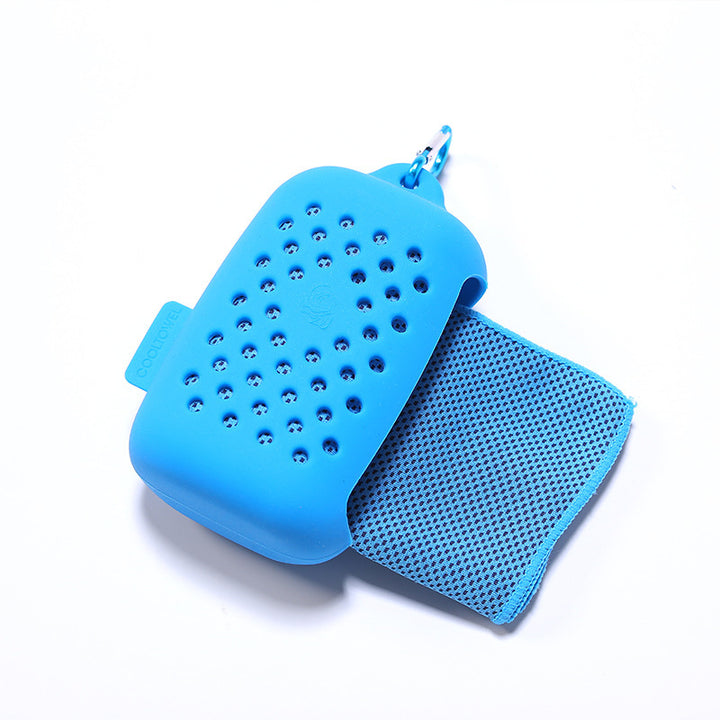 Women Portable Silicone Case with Integrated Cleaning Cloth Stornfield