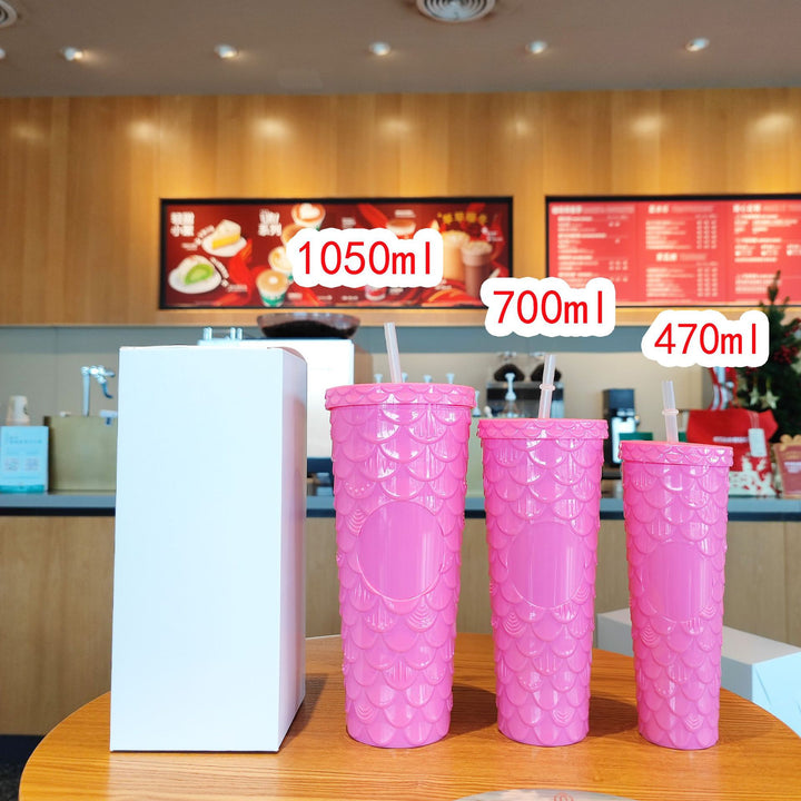 Ladies trendy drinking cups in wave pattern Stornfield