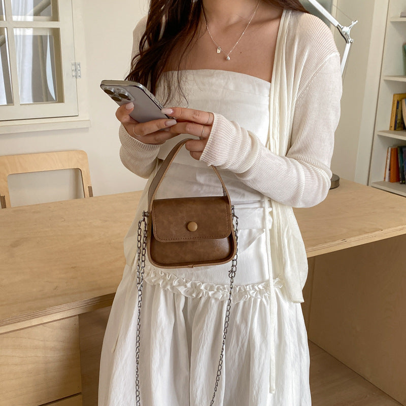 Vintage-Inspired Leather Handbag