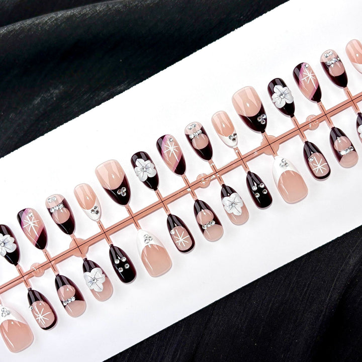 Elegant Polka Dot and Lace Press-On Nail Set