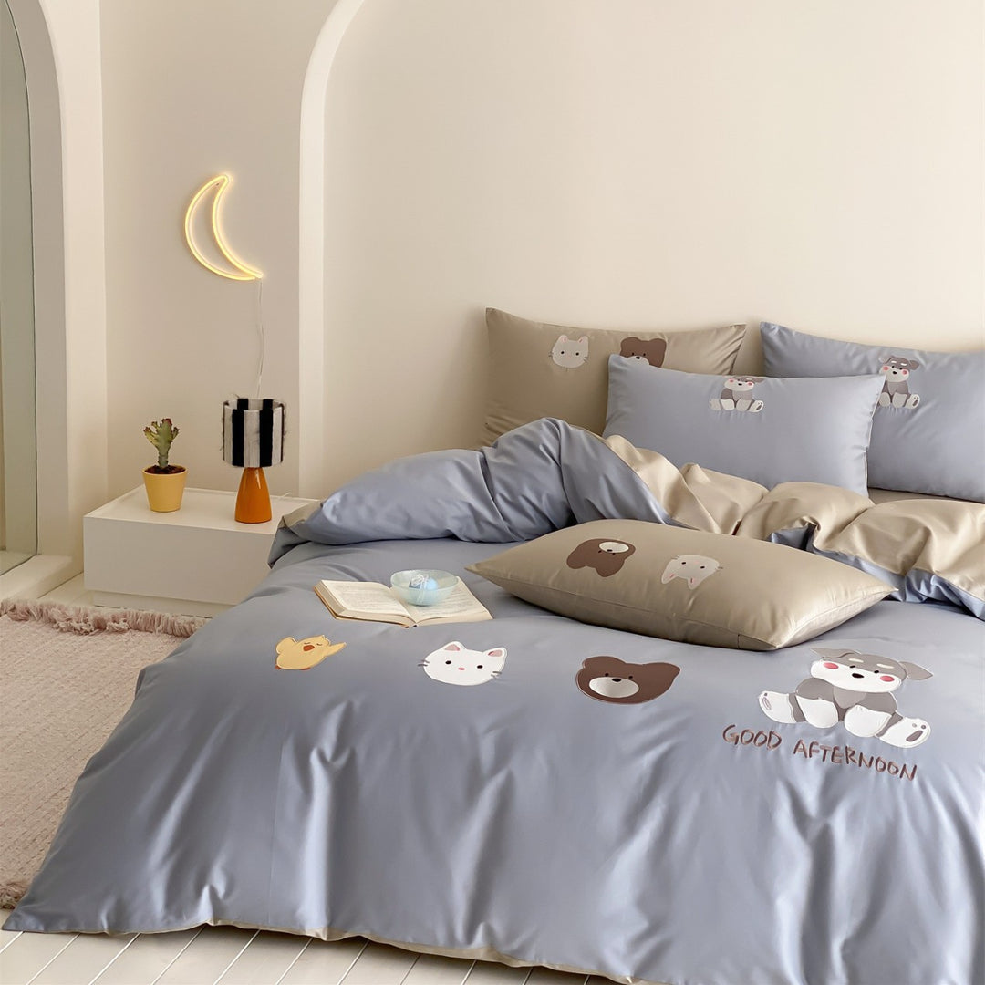 Playful Animal Print Reversible Cotton Sateen Duvet Cover and Pillowcase Set