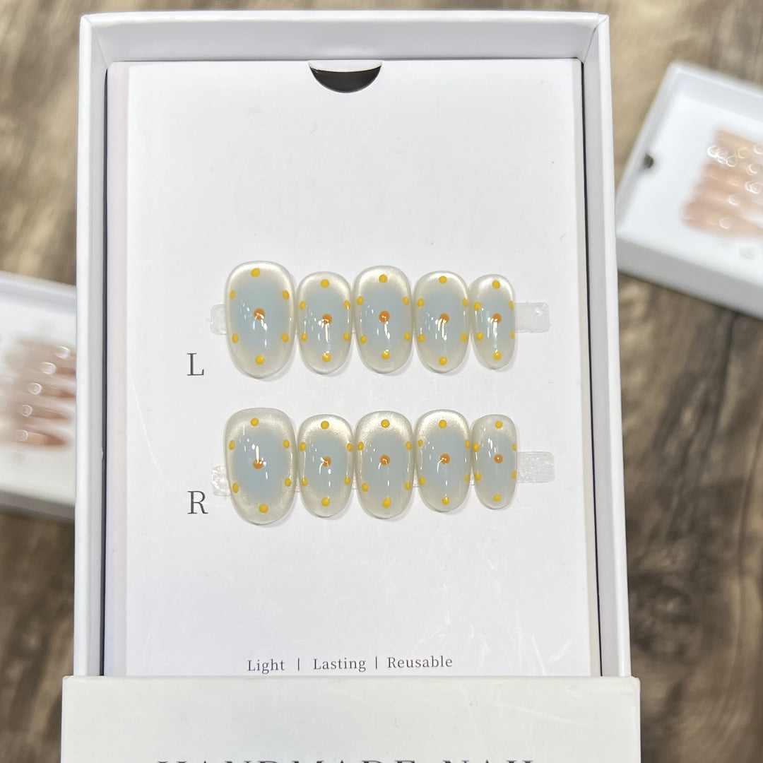 Handmade Press-On Nail Set with Artistic Floral Design Stornfield