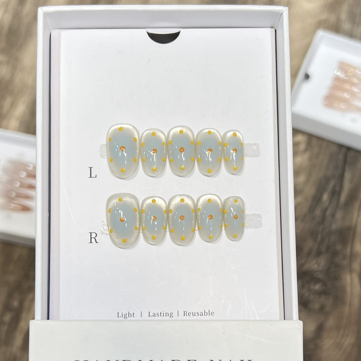 Handmade Press-On Nail Set with Artistic Floral Design Stornfield