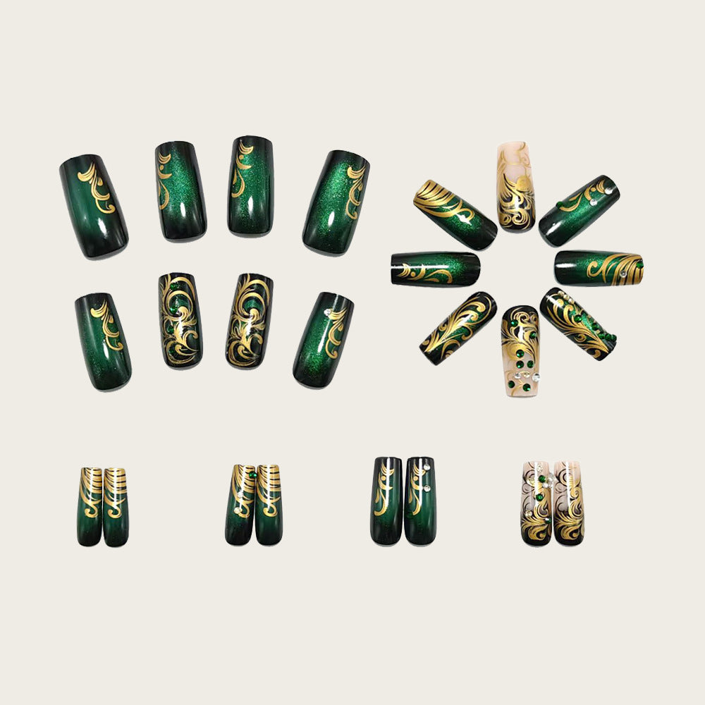 Artificial nails with elegant gold and green tones Stornfield