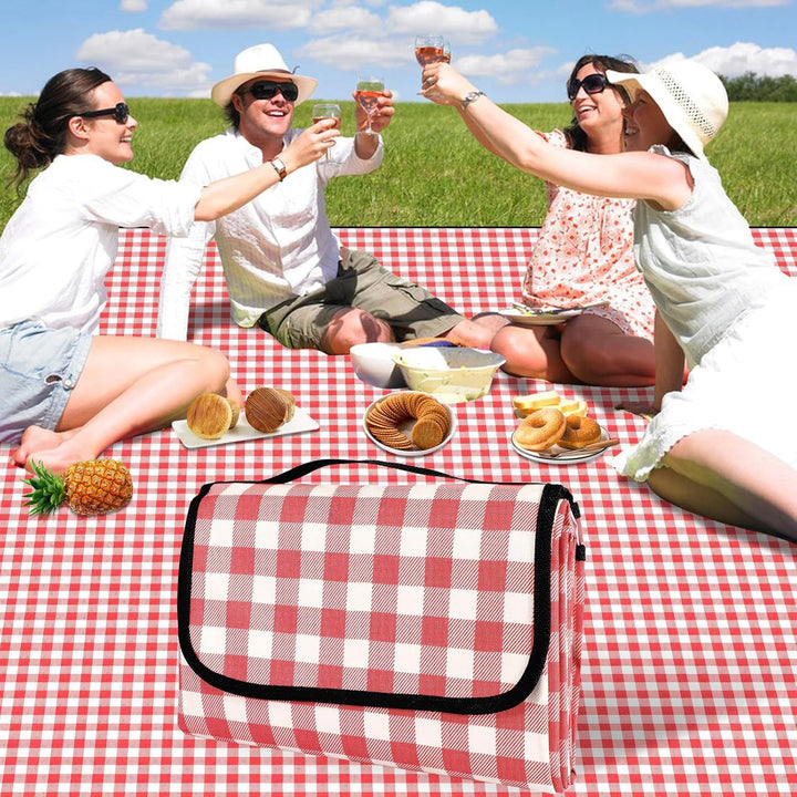 Women Folding Picnic Blanket with Carrying Bag Stornfield