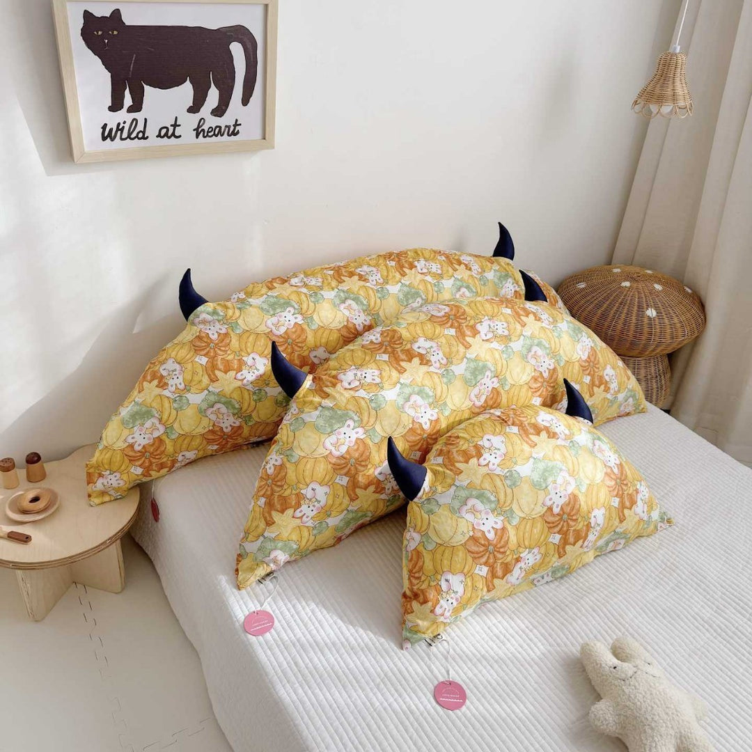 Playful Dog Print Horn-Appliqué Pillowcase Shams Set