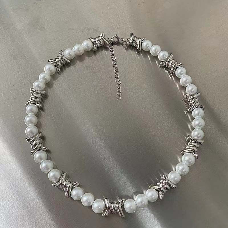 Delicate pearl necklace with filigree design Stornfield