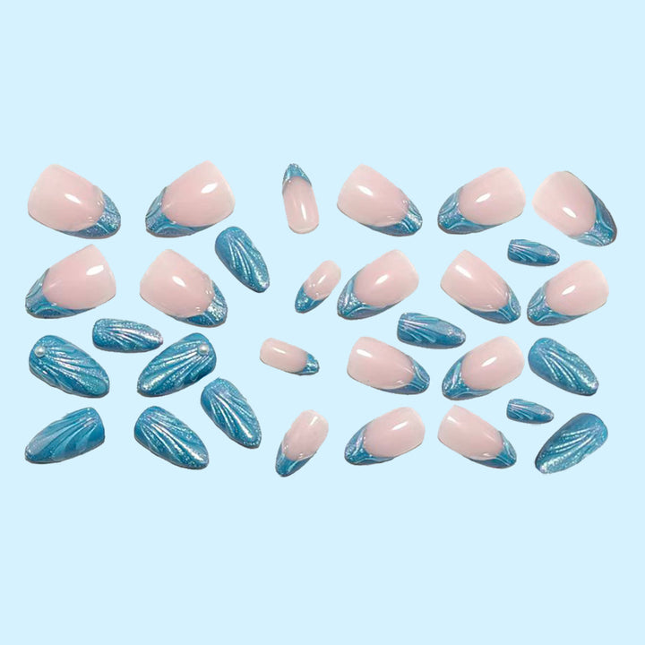 Artificial Nails in Elegant Wave Design Stornfield