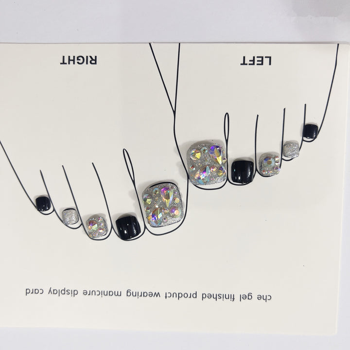 Glamorous toenails with sparkling rhinestones Stornfield