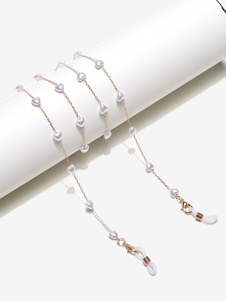 Elegant Heart-Shaped Pearl Chain Eyewear Holder Stornfield