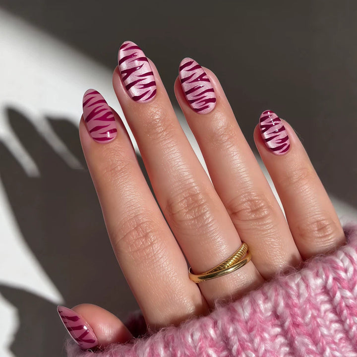 Artistic Press-On Nail Set with Stylish Zebra Patterns Stornfield