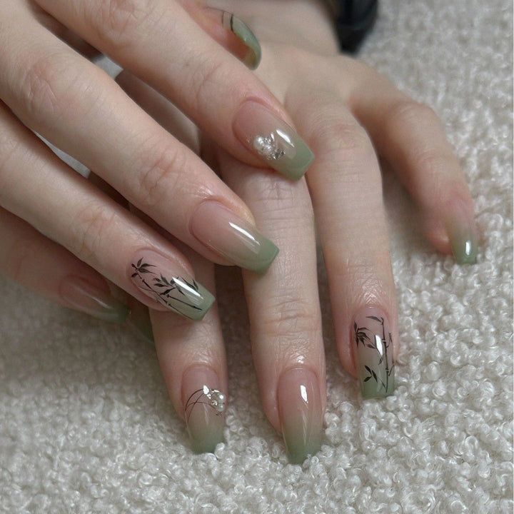 Botanical Floral Design Press-On Nails Stornfield