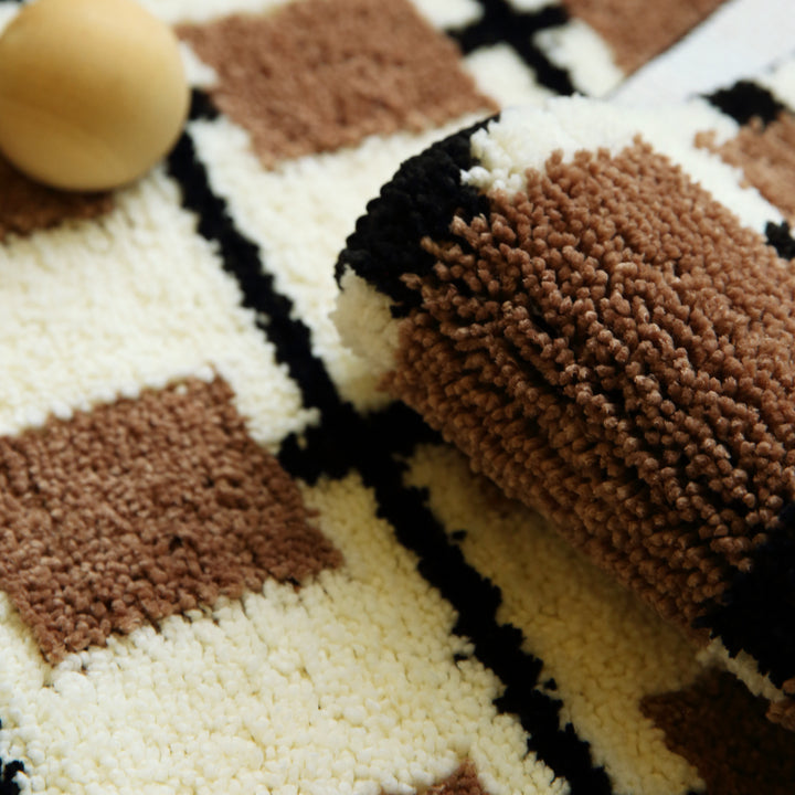 Soft Plush Square Pattern Bath Mat