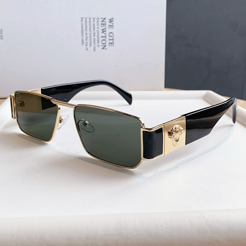 Women's designer sunglasses with luxurious frame and trendy cut Stornfield