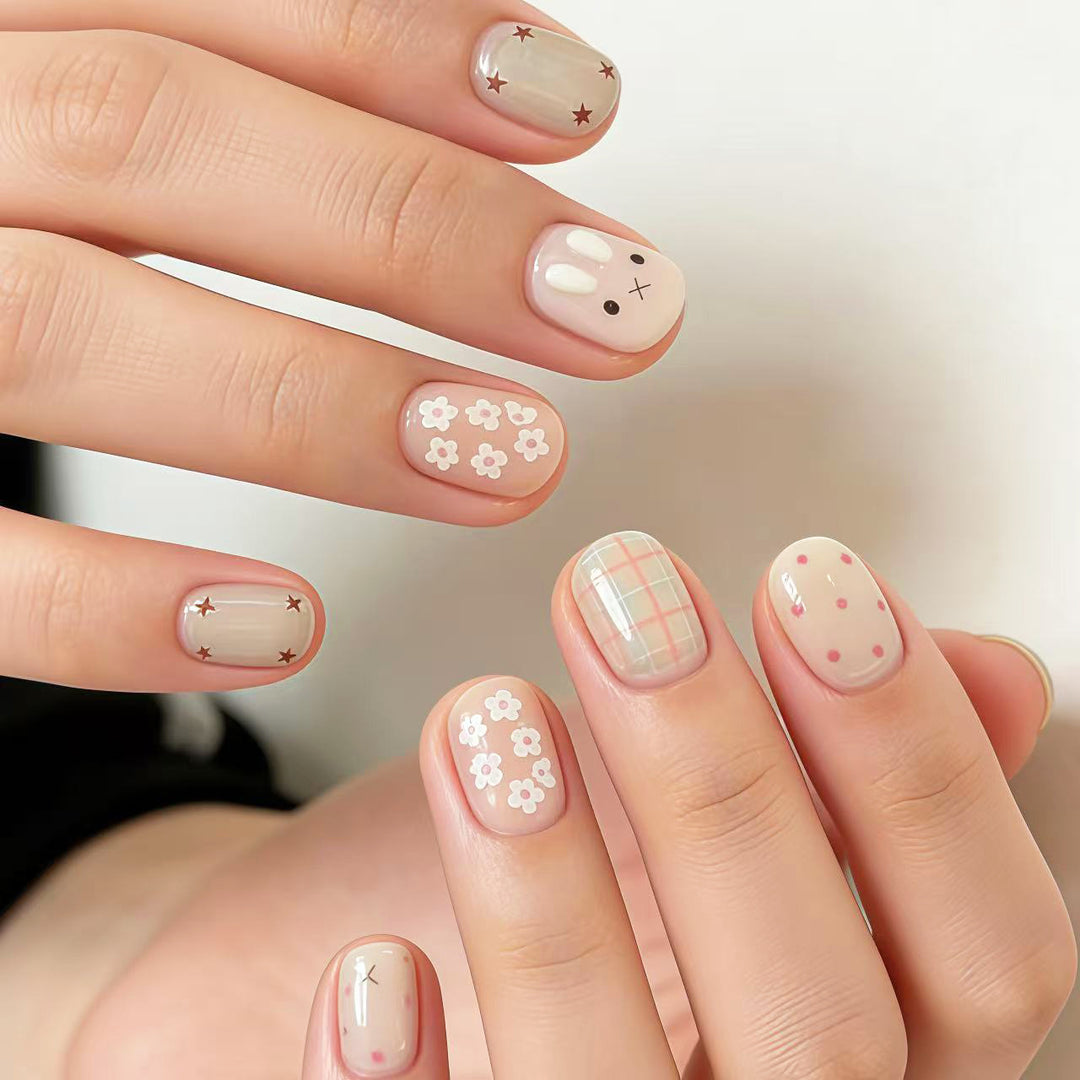 Themed Press-On Nail Art Set 1790745615