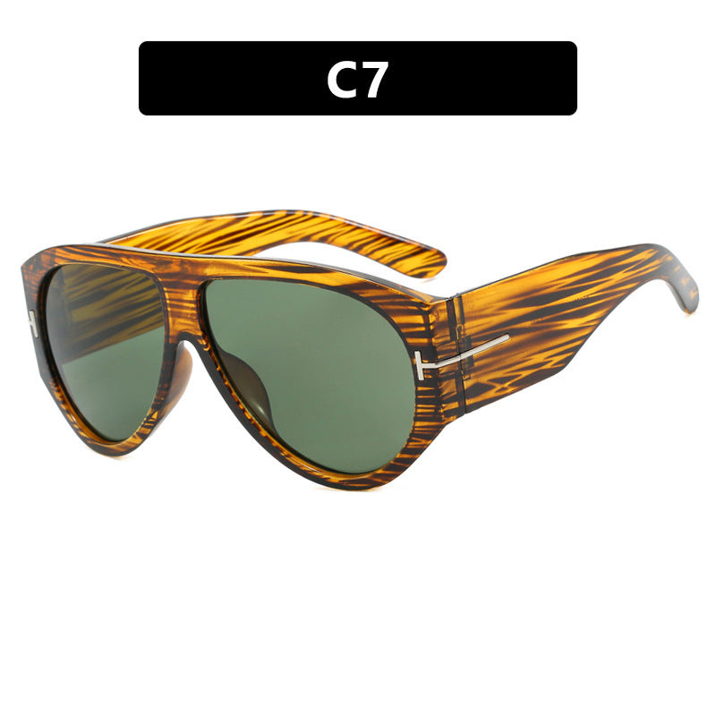 Ladies elegant sunglasses in striking design Stornfield