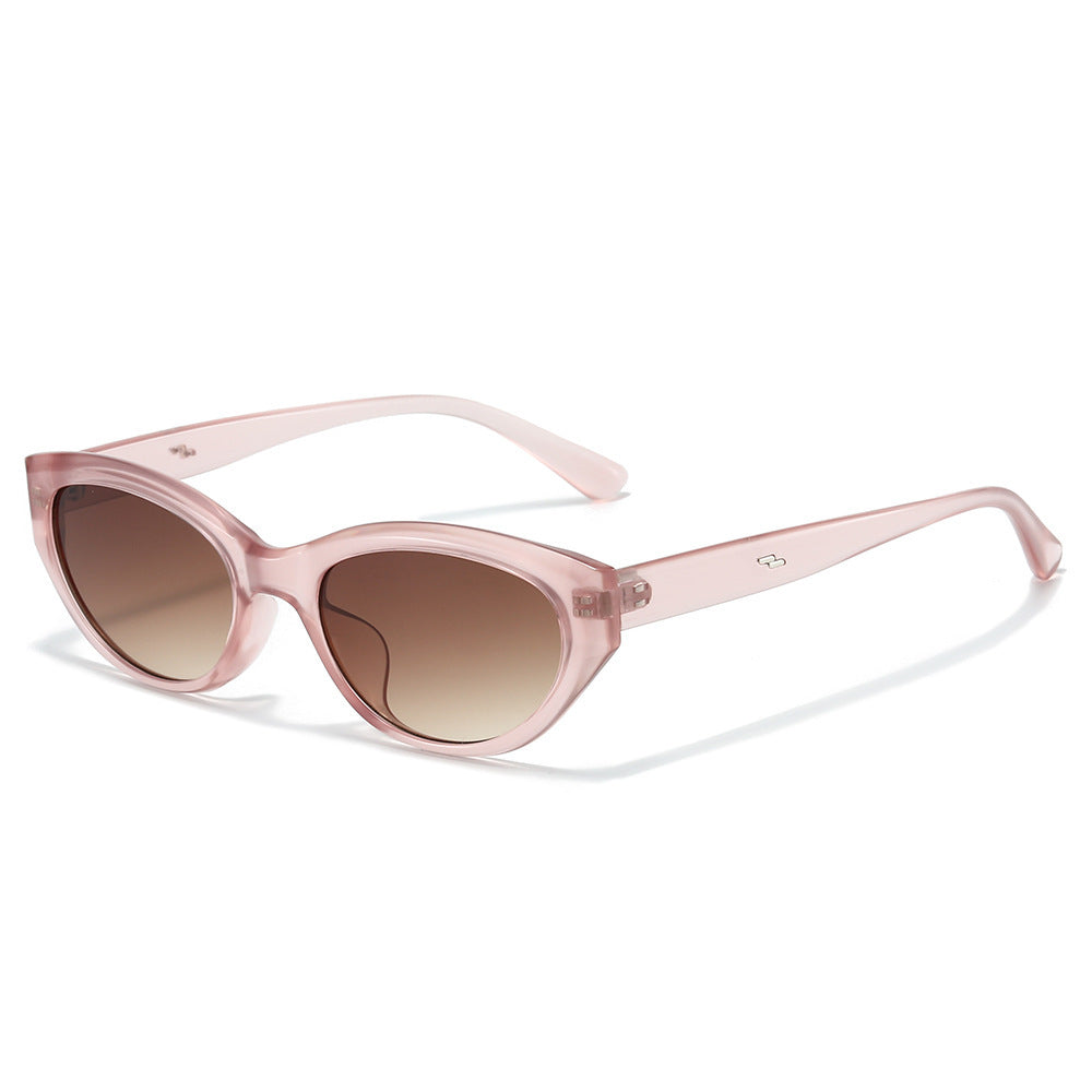 Chic Cat-Eye Sunglasses with Stylish Frame Details Stornfield