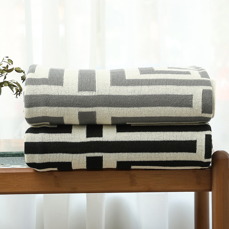 Women's decorative comfort blanket in modern geometric design Stornfield
