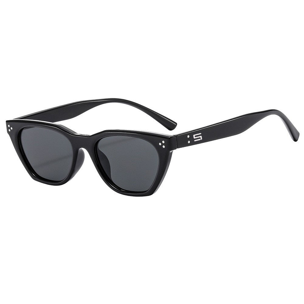 Women Retro-inspired Sunglasses with Distinctive Frame Stornfield
