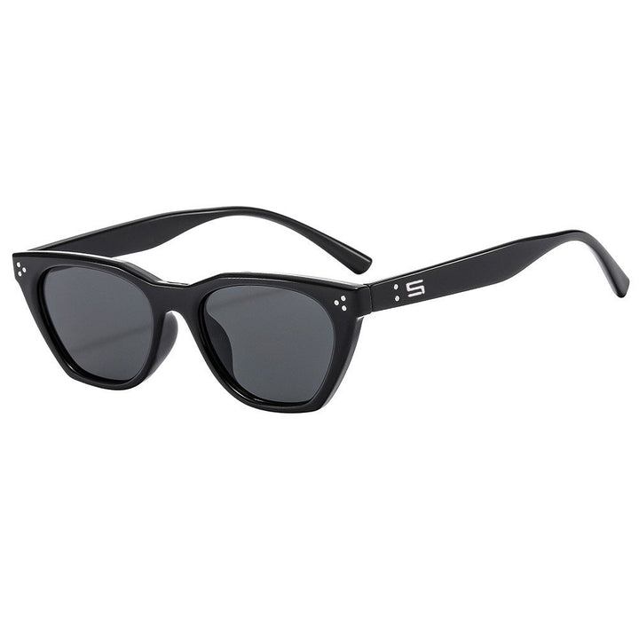 Women Retro-inspired Sunglasses with Distinctive Frame Stornfield