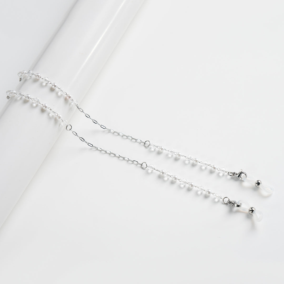 Elegant Beaded Chain Eyewear Holder Stornfield