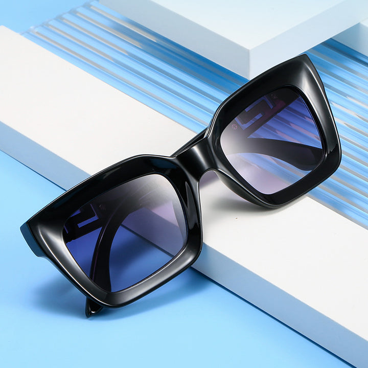Ladies Square Sunglasses with Luxurious Design Stornfield