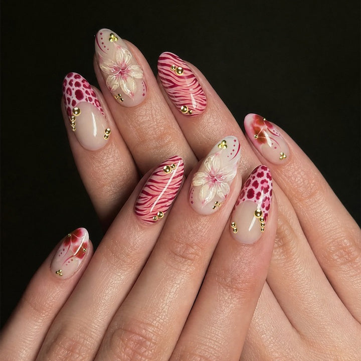Artificial Nail Set with Floral Design and Gold Accents Stornfield